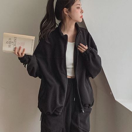 Dongdaemum Women’s Coats & Jackets, a testament to the elegance and quality of wholesale Korean fashion.