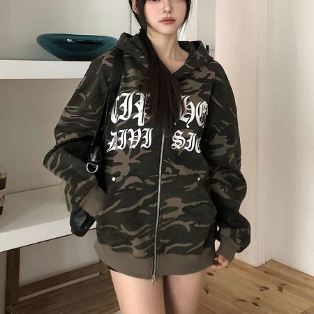 Dongdaemum Women’s Coats & Jackets, a testament to the elegance and quality of wholesale Korean fashion.