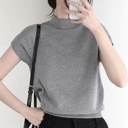 Dongdaemum Women’s Shirts, Tops & T-Shirts, a testament to the elegance and quality of wholesale Korean fashion.