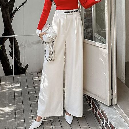 An array of Dongdaemum Women’s Pants, embodying the versatility of Korean fashion.