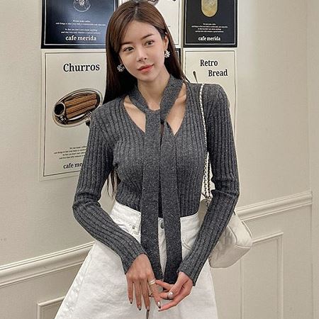 Dongdaemum Women’s Shirts, Tops & T-Shirts, a testament to the elegance and quality of wholesale Korean fashion.