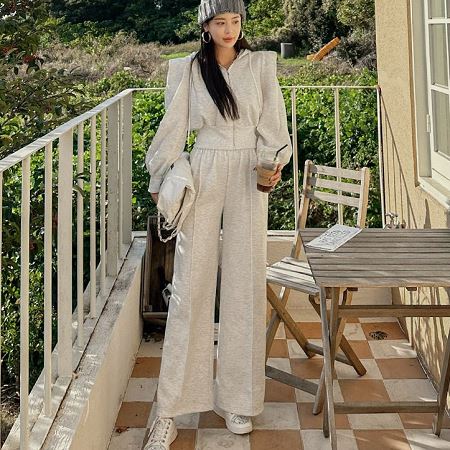 Dongdaemum Women’s One-Pieces, a testament to the elegance and quality of wholesale Korean fashion.