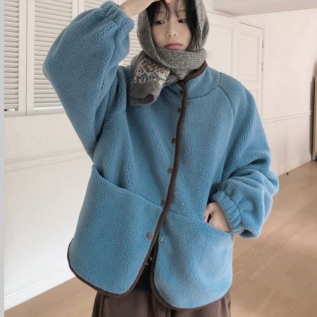 Dongdaemum Women’s Coats & Jackets, a testament to the elegance and quality of wholesale Korean fashion.