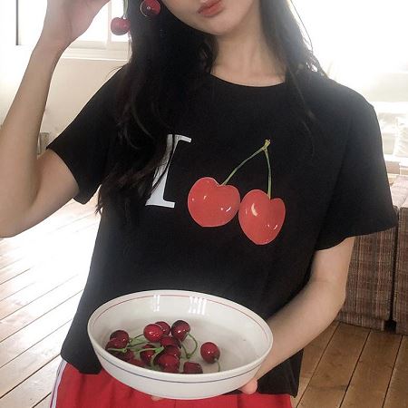 Dongdaemum Women’s Shirts, Tops & T-Shirts, a testament to the elegance and quality of wholesale Korean fashion.