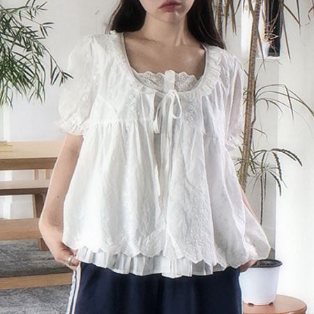 Dongdaemum Women’s Shirts, Tops & T-Shirts, a testament to the elegance and quality of wholesale Korean fashion.