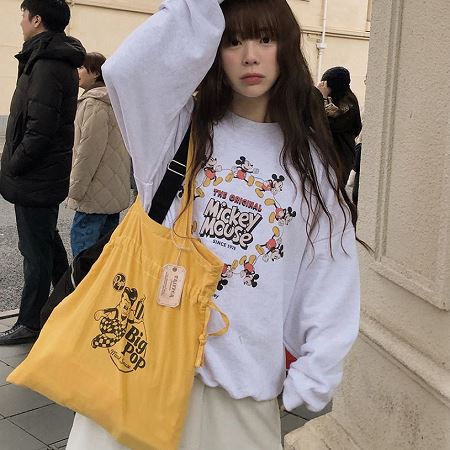 Dongdaemum Women’s Shirts, Tops & T-Shirts, a testament to the elegance and quality of wholesale Korean fashion.