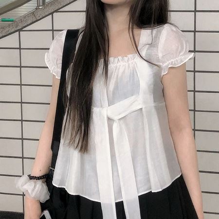 Dongdaemum Women’s Shirts, Tops & T-Shirts, a testament to the elegance and quality of wholesale Korean fashion.