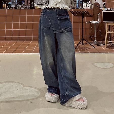 Dongdaemum Women’s Pants, a testament to the elegance and quality of wholesale Korean fashion.