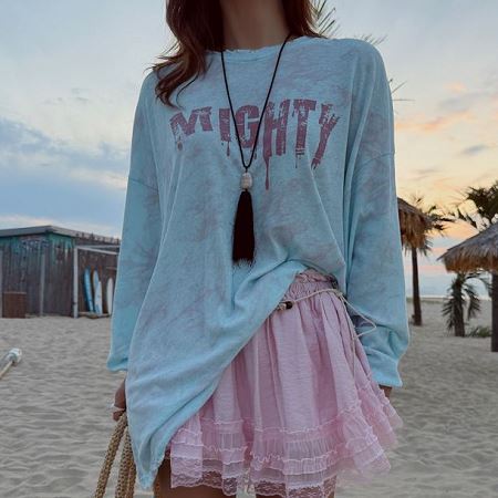 Dongdaemum Women’s Shirts, Tops & T-Shirts, a testament to the elegance and quality of wholesale Korean fashion.