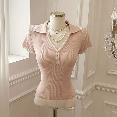 Dongdaemum Women’s Shirts, Tops & T-Shirts, a testament to the elegance and quality of wholesale Korean fashion.