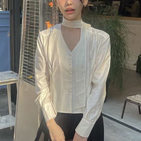 Dongdaemum Women’s Shirts, Tops & T-Shirts, a testament to the elegance and quality of wholesale Korean fashion.