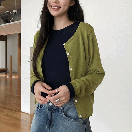 Dongdaemum Women’s Coats & Jackets, a testament to the elegance and quality of wholesale Korean fashion.
