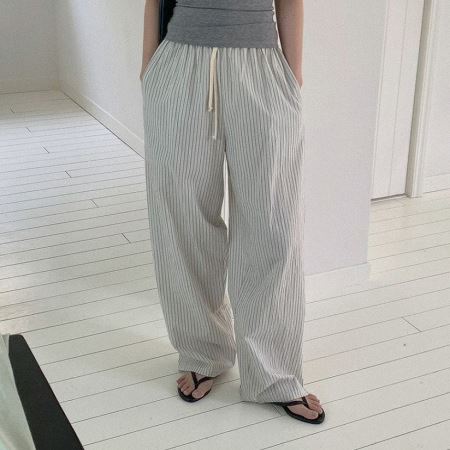 Dongdaemum Women’s Pants, a testament to the elegance and quality of wholesale Korean fashion.