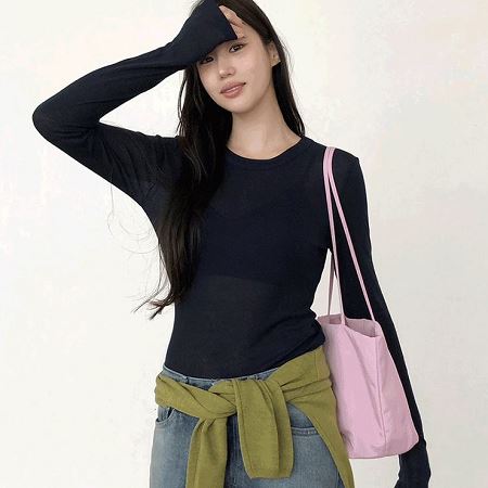 Dongdaemum Women’s Shirts, Tops & T-Shirts, a testament to the elegance and quality of wholesale Korean fashion.