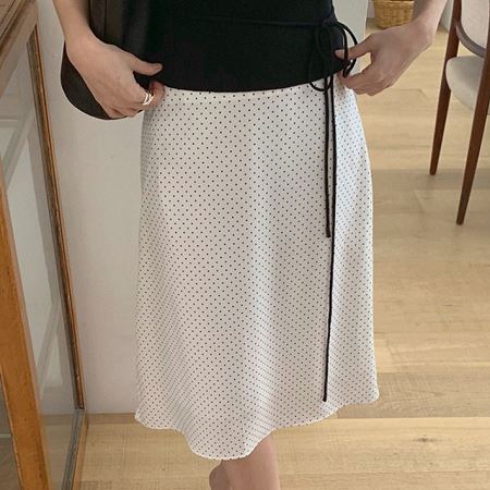 Dongdaemum Women’s Dresses, a testament to the elegance and quality of wholesale Korean fashion.