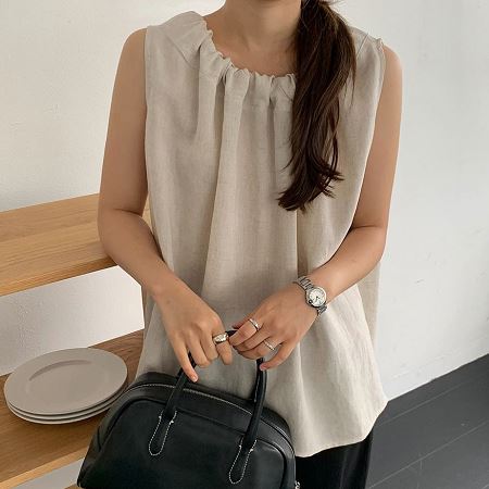 Dongdaemum Women’s Shirts, Tops & T-Shirts, a testament to the elegance and quality of wholesale Korean fashion.