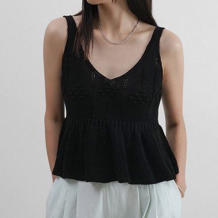 Dongdaemum Women’s Shirts, Tops & T-Shirts, a testament to the elegance and quality of wholesale Korean fashion.