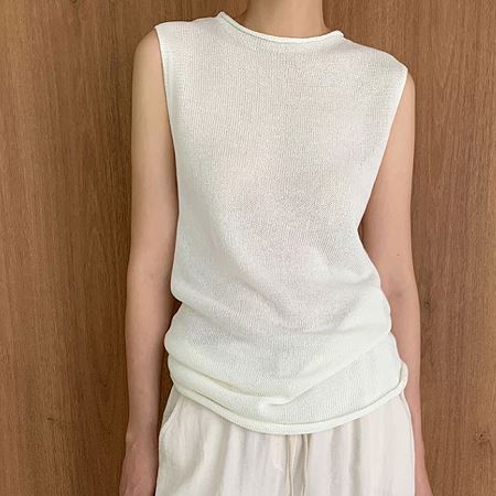 Dongdaemum Women’s Shirts, Tops & T-Shirts, a testament to the elegance and quality of wholesale Korean fashion.
