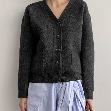 Dongdaemum Women’s Coats & Jackets, a testament to the elegance and quality of wholesale Korean fashion.