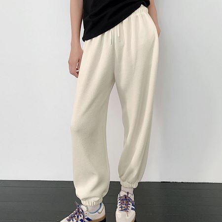 Dongdaemum Women’s Pants, a testament to the elegance and quality of wholesale Korean fashion.