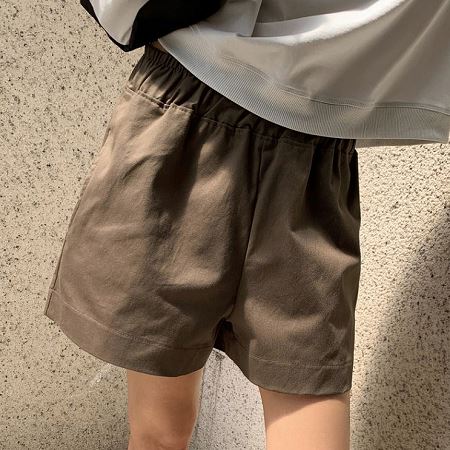 Dongdaemum Women’s Pants, a testament to the elegance and quality of wholesale Korean fashion.