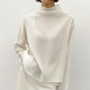 Dongdaemum Women’s Shirts, Tops & T-Shirts, a testament to the elegance and quality of wholesale Korean fashion.