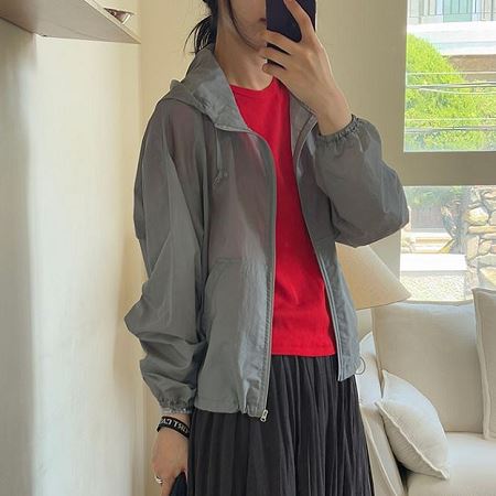 Dongdaemum Women’s Coats & Jackets, a testament to the elegance and quality of wholesale Korean fashion.