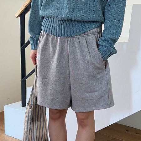 Dongdaemum Women’s Pants, a testament to the elegance and quality of wholesale Korean fashion.
