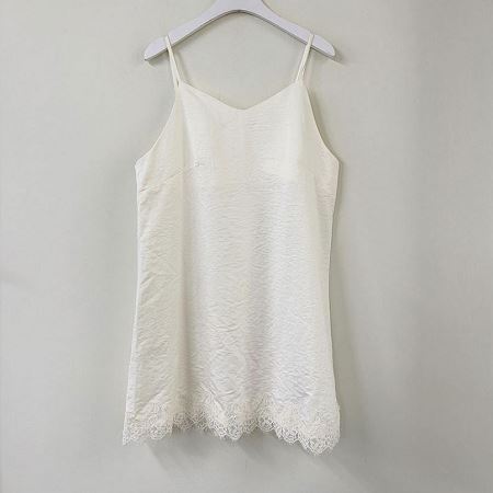 Dongdaemum Women’s Dresses, a testament to the elegance and quality of wholesale Korean fashion.