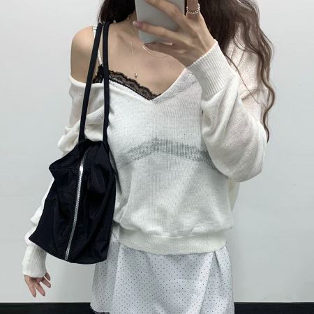 Dongdaemum Women’s Shirts, Tops & T-Shirts, a testament to the elegance and quality of wholesale Korean fashion.