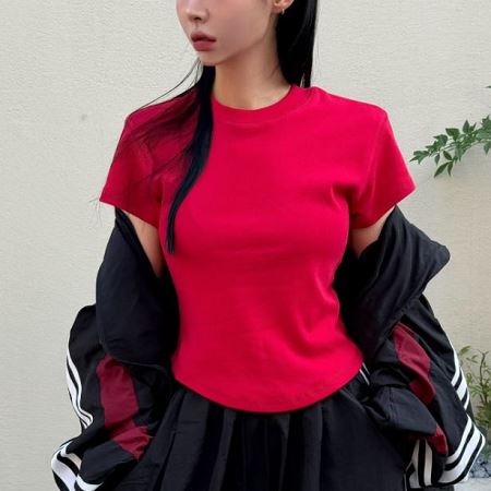 Dongdaemum Women’s Shirts, Tops & T-Shirts, a testament to the elegance and quality of wholesale Korean fashion.