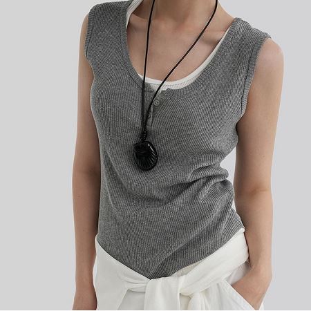 Dongdaemum Women’s Shirts, Tops & T-Shirts, a testament to the elegance and quality of wholesale Korean fashion.
