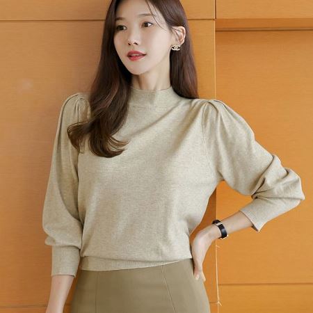 Dongdaemum Women’s Shirts, Tops & T-Shirts, a testament to the elegance and quality of wholesale Korean fashion.