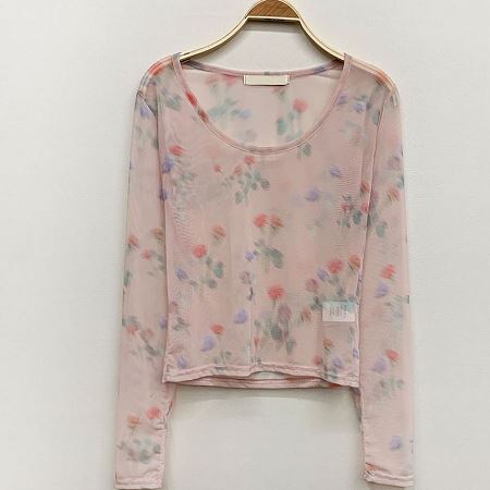 Dongdaemum Women’s Shirts, Tops & T-Shirts, a testament to the elegance and quality of wholesale Korean fashion.