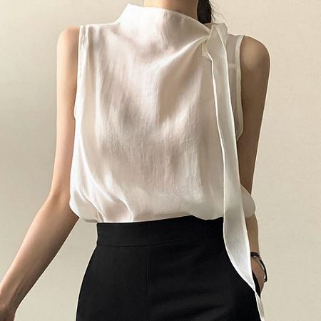 Dongdaemum Women’s Shirts, Tops & T-Shirts, a testament to the elegance and quality of wholesale Korean fashion.