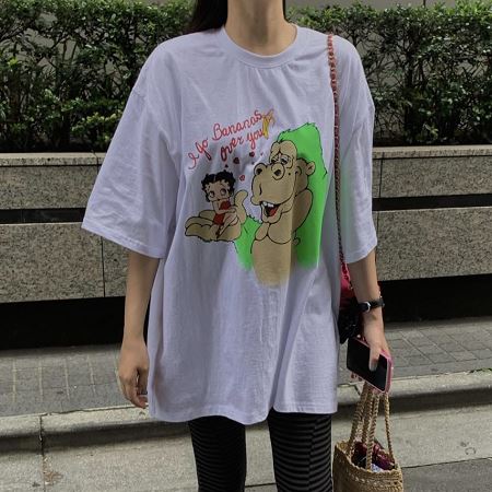 Dongdaemum Women’s Shirts, Tops & T-Shirts, a testament to the elegance and quality of wholesale Korean fashion.