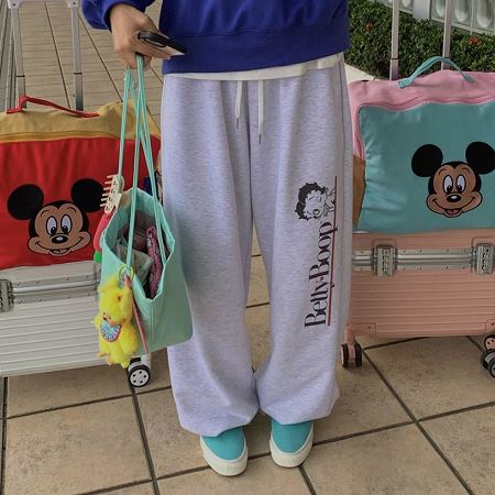 Dongdaemum Women’s Pants, a testament to the elegance and quality of wholesale Korean fashion.