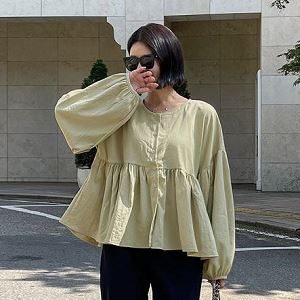 Dongdaemum Women’s Shirts, Tops & T-Shirts, a testament to the elegance and quality of wholesale Korean fashion.