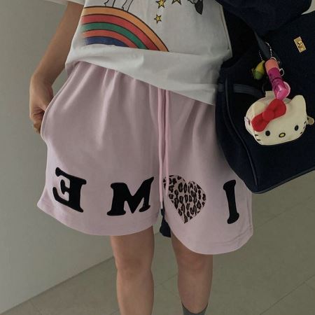 Dongdaemum Women’s Pants, a testament to the elegance and quality of wholesale Korean fashion.