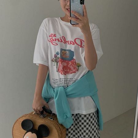 Dongdaemum Women’s Shirts, Tops & T-Shirts, a testament to the elegance and quality of wholesale Korean fashion.