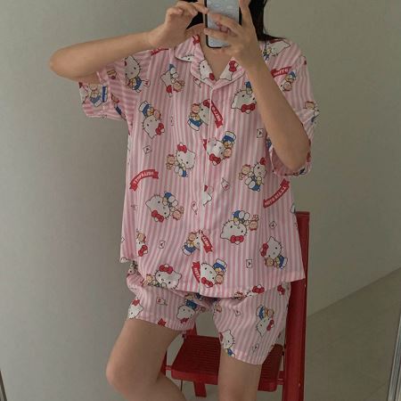 Dongdaemum Women’s One-Pieces, a testament to the elegance and quality of wholesale Korean fashion.