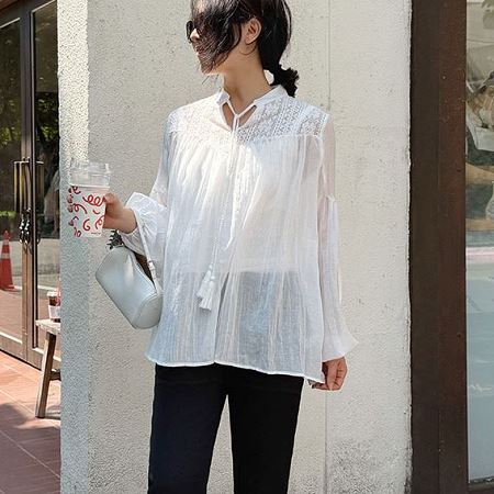 Dongdaemum Women’s Shirts, Tops & T-Shirts, a testament to the elegance and quality of wholesale Korean fashion.