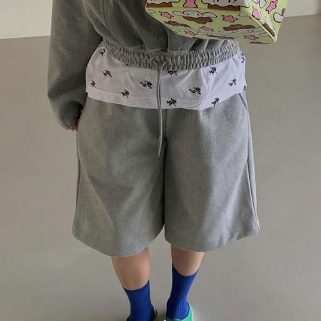 Dongdaemum Women’s Pants, a testament to the elegance and quality of wholesale Korean fashion.