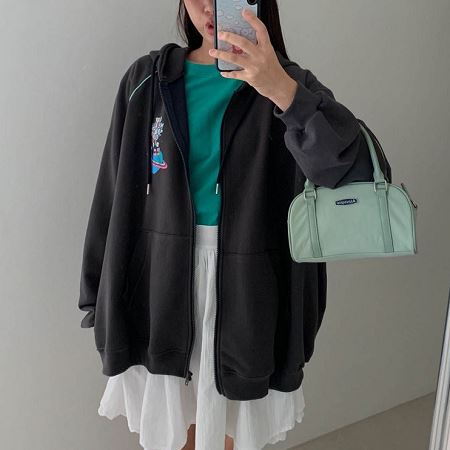 Dongdaemum Women’s Coats & Jackets, a testament to the elegance and quality of wholesale Korean fashion.