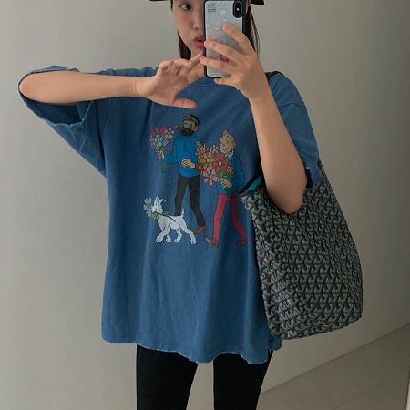 Dongdaemum Women’s Shirts, Tops & T-Shirts, a testament to the elegance and quality of wholesale Korean fashion.