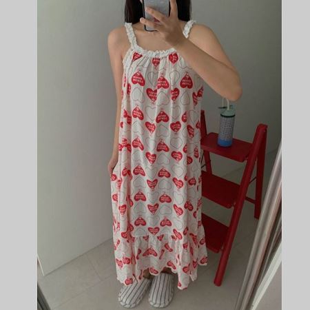 Dongdaemum Women’s Dresses, a testament to the elegance and quality of wholesale Korean fashion.