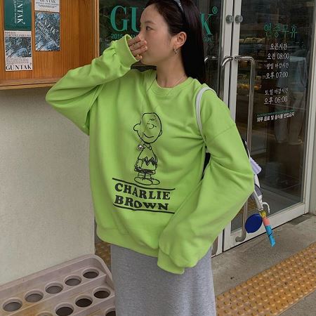 Dongdaemum Women’s Shirts, Tops & T-Shirts, a testament to the elegance and quality of wholesale Korean fashion.
