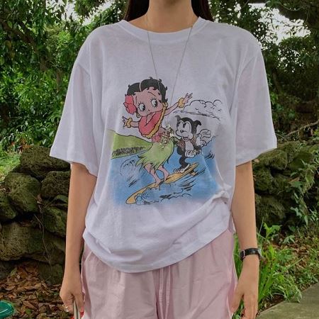 Dongdaemum Women’s Shirts, Tops & T-Shirts, a testament to the elegance and quality of wholesale Korean fashion.