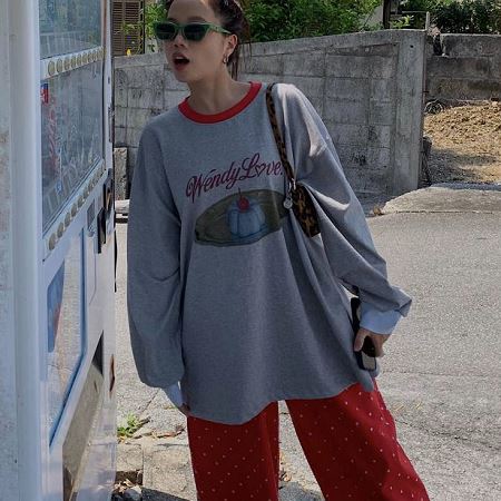 Dongdaemum Women’s Shirts, Tops & T-Shirts, a testament to the elegance and quality of wholesale Korean fashion.