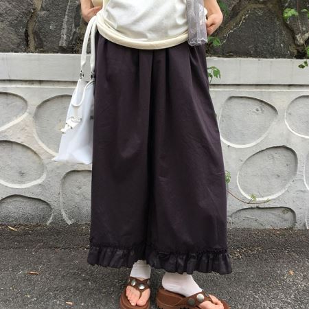 Dongdaemum Women’s Pants, a testament to the elegance and quality of wholesale Korean fashion.